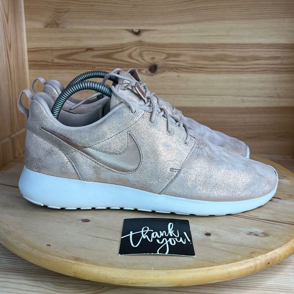 Nike Roshe One Bronze & White Lace Up Athletic Sneaker Shoes Women’s Size 9